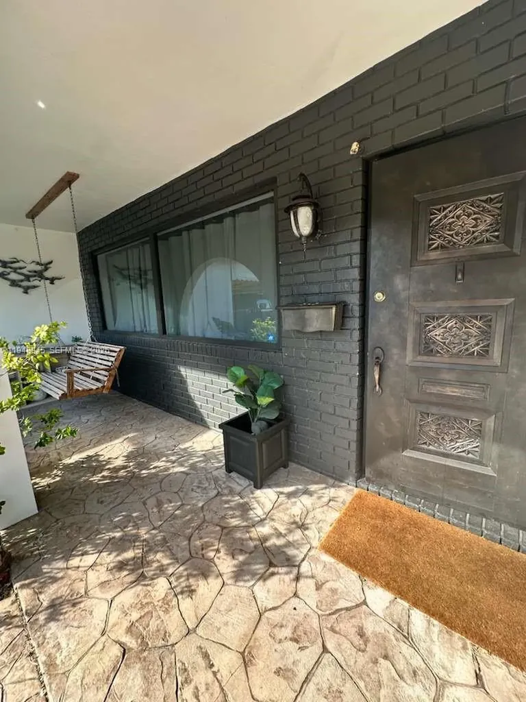 2827 Mckinley Street Hollywood FL 33020