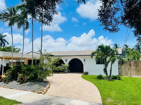 2827 Mckinley Street Hollywood FL 33020