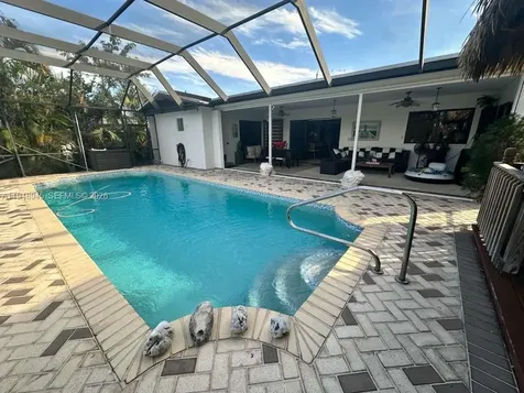 2827 Mckinley Street Hollywood FL 33020