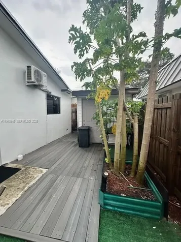 2827 Mckinley Street Hollywood FL 33020