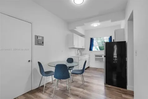 1009 Meridian Avenue Miami Beach FL 33139
