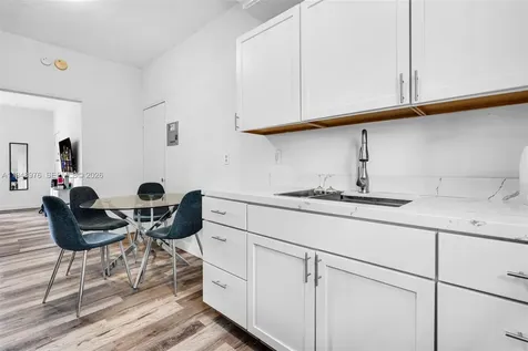 1009 Meridian Avenue Miami Beach FL 33139
