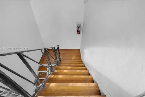 1009 Meridian Avenue Miami Beach FL 33139