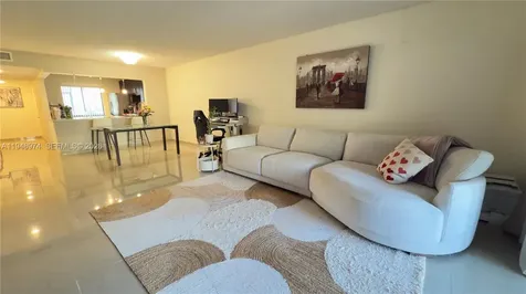 410 Lakeview Drive Weston FL 33326
