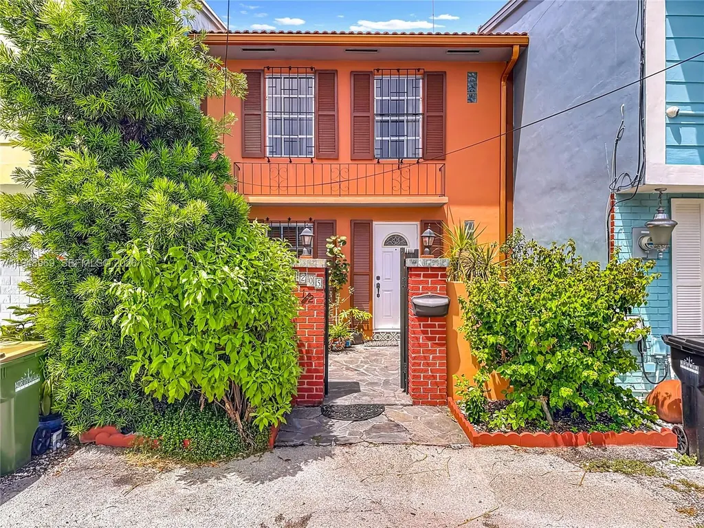 2205 NE 123rd Street North Miami FL 33181