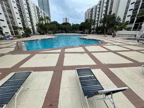 16919 N Bay Road Sunny Isles Beach FL 33160