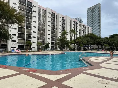 16919 N Bay Road Sunny Isles Beach FL 33160