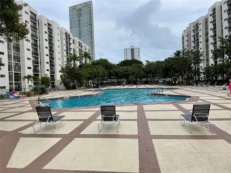 16919 N Bay Road Sunny Isles Beach FL 33160