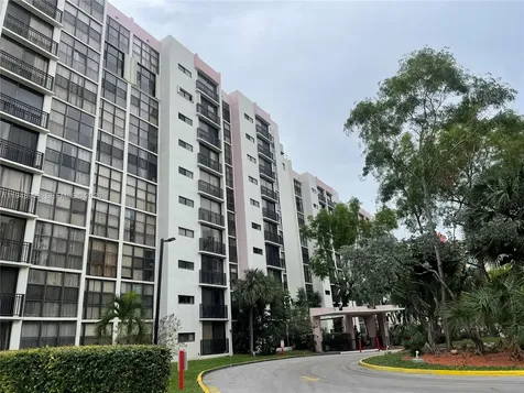 16919 N Bay Road Sunny Isles Beach FL 33160