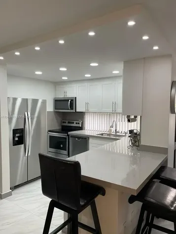 16919 N Bay Road Sunny Isles Beach FL 33160