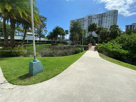 2851 NE 183rd Street Aventura FL 33160