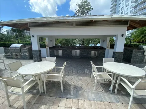 2851 NE 183rd Street Aventura FL 33160