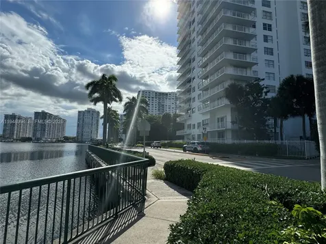 2851 NE 183rd Street Aventura FL 33160