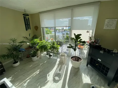 2851 NE 183rd Street Aventura FL 33160