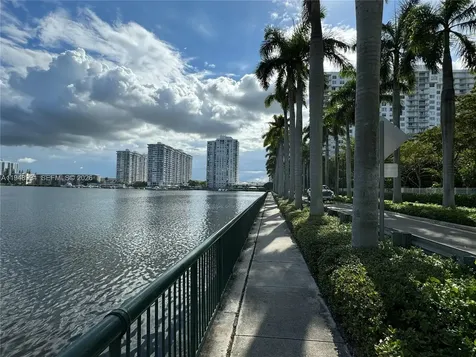 2851 NE 183rd Street Aventura FL 33160