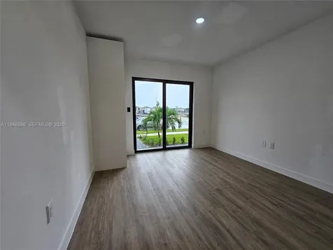 215 NW 13th Place Florida City FL 33034