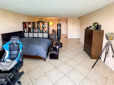 10101 E Bay Harbor Drive Bay Harbor Islands FL 33154
