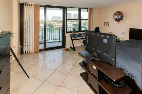 10101 E Bay Harbor Drive Bay Harbor Islands FL 33154