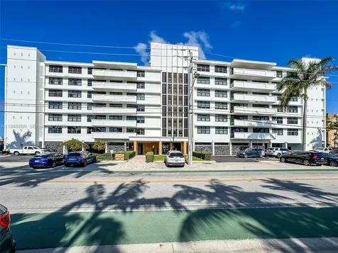 10101 E Bay Harbor Drive Bay Harbor Islands FL 33154