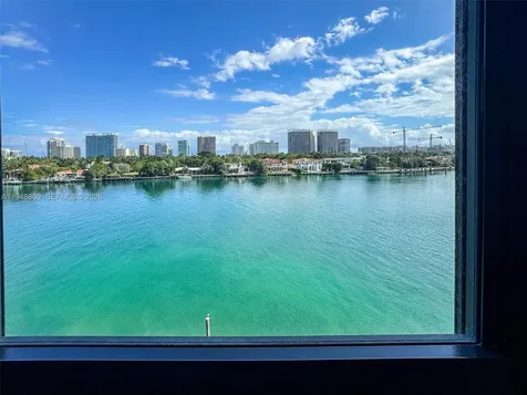 10101 E Bay Harbor Drive Bay Harbor Islands FL 33154