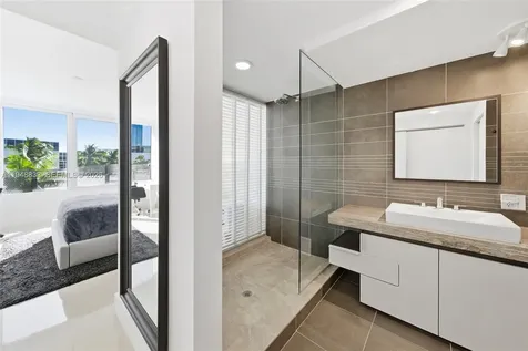 2155 Washington Court Miami Beach FL 33139