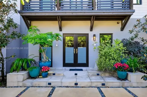 1680 Onaway Drive Coconut Grove FL 33133