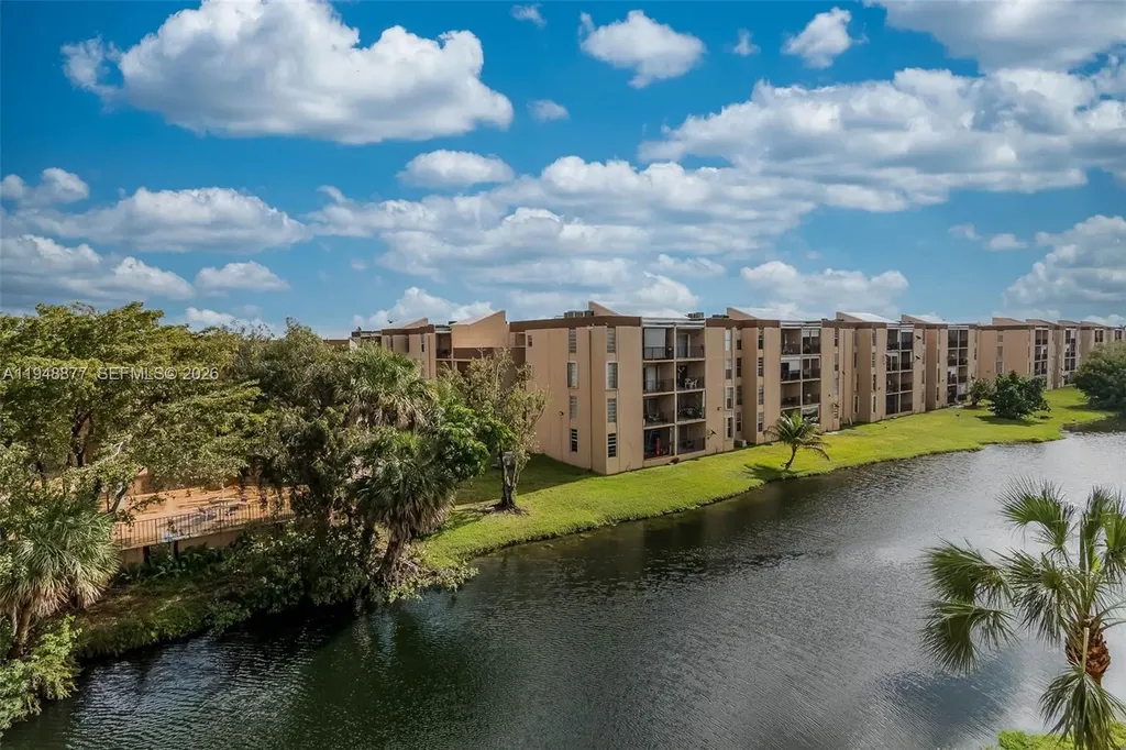 8895 Fontainebleau Boulevard Miami FL 33172