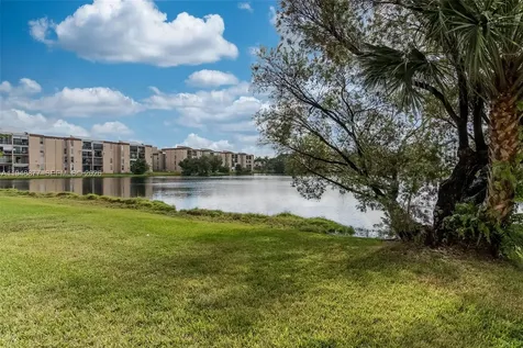8895 Fontainebleau Boulevard Miami FL 33172
