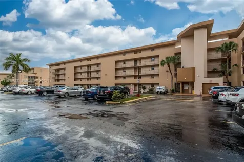 8895 Fontainebleau Boulevard Miami FL 33172