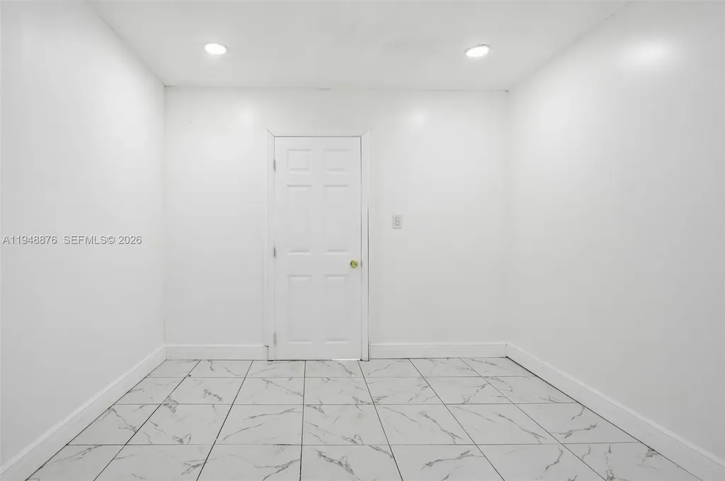 2280 SW 43rd Avenue Fort Lauderdale FL 33317