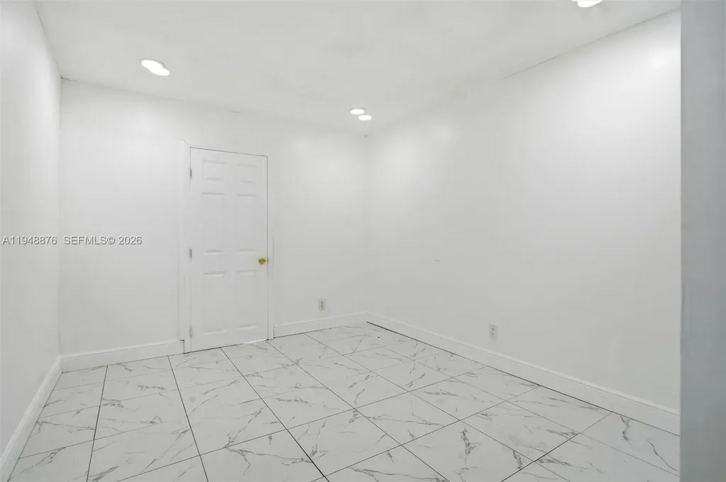 2280 SW 43rd Avenue Fort Lauderdale FL 33317