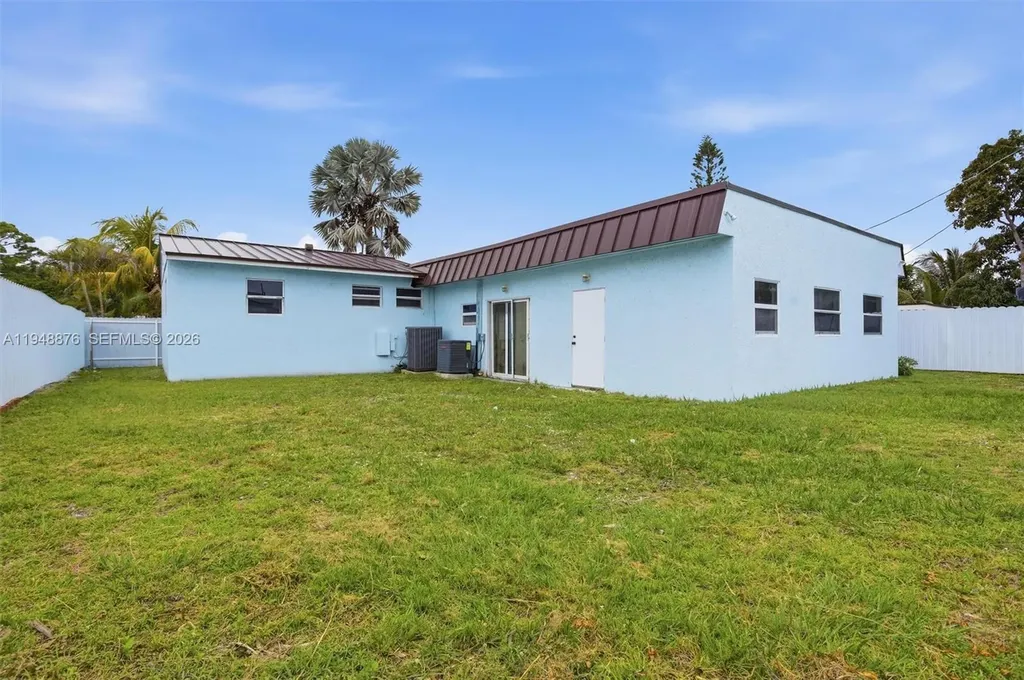 2280 SW 43rd Avenue Fort Lauderdale FL 33317