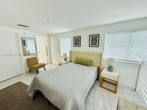 7700 Collins Avenue Miami Beach FL 33141