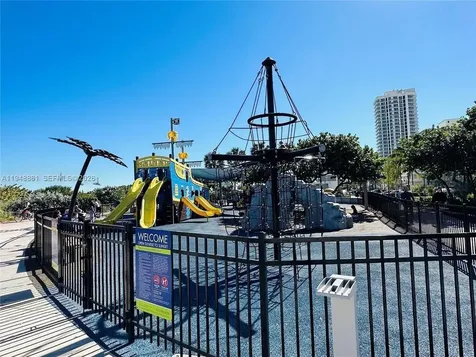 7700 Collins Avenue Miami Beach FL 33141