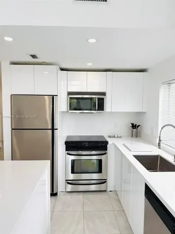 7700 Collins Avenue Miami Beach FL 33141