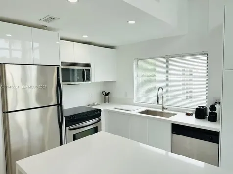 7700 Collins Avenue Miami Beach FL 33141