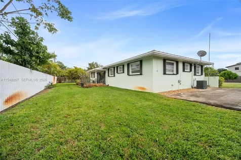 8525 SW 100th Avenue Miami FL 33173