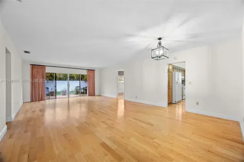 8525 SW 100th Avenue Miami FL 33173