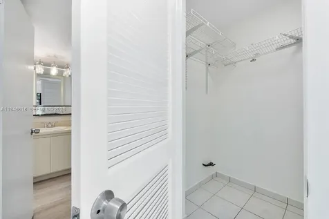 995 SW 84th Avenue Miami FL 33144