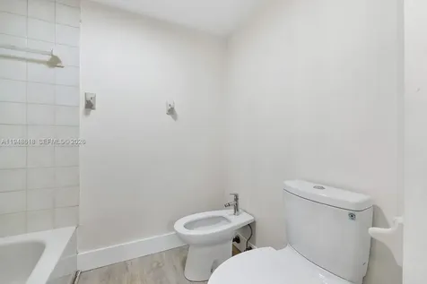 995 SW 84th Avenue Miami FL 33144