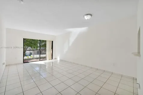 995 SW 84th Avenue Miami FL 33144