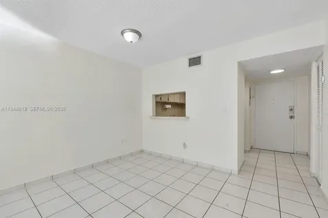 995 SW 84th Avenue Miami FL 33144