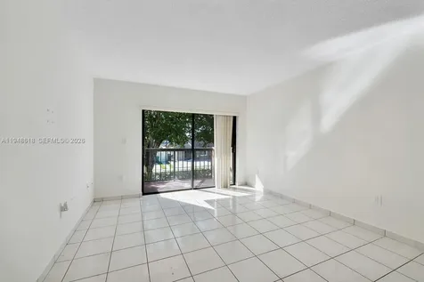 995 SW 84th Avenue Miami FL 33144