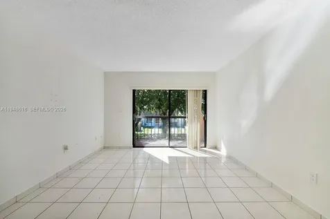 995 SW 84th Avenue Miami FL 33144