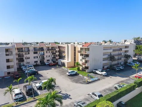 995 SW 84th Avenue Miami FL 33144