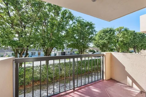 995 SW 84th Avenue Miami FL 33144