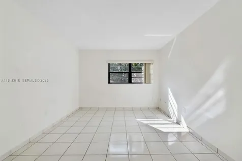 995 SW 84th Avenue Miami FL 33144