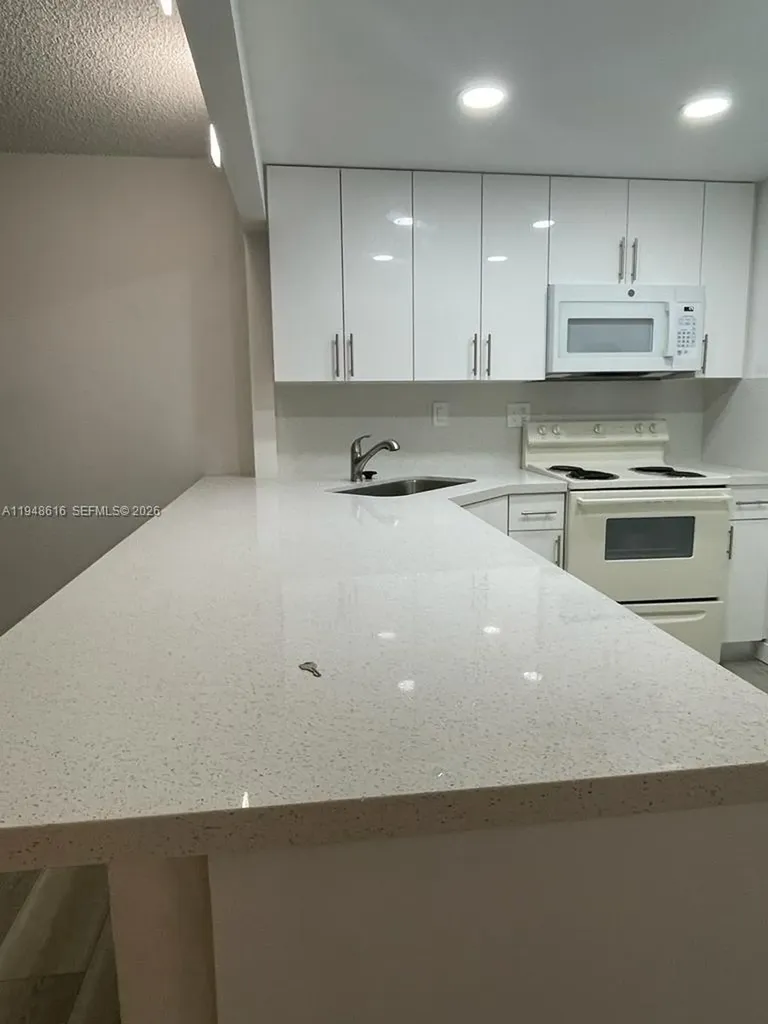 4550 NW 9th Street Miami FL 33126