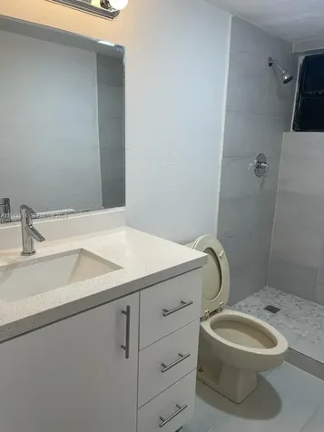 4550 NW 9th Street Miami FL 33126