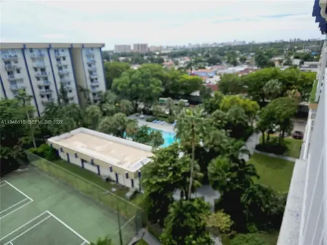 4550 NW 9th Street Miami FL 33126